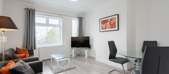 Hilltown Apartment - 3 bedroom ground floor apartment with views over the River Tay