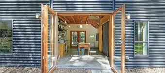 The Dragonfly - so pet friendly we don't charge pet fees!