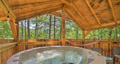 'Falling Star' Eagletown Cabin w/ Hot Tub: Pets OK