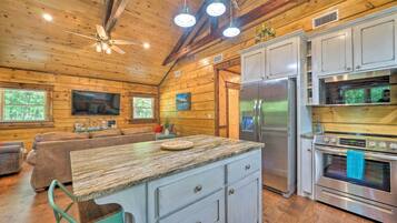 冷蔵庫、電子レンジ、コンロ、食器洗い機