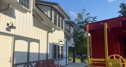 The C&O Caboose at Cantrell Station, Minutes to Fayetteville!