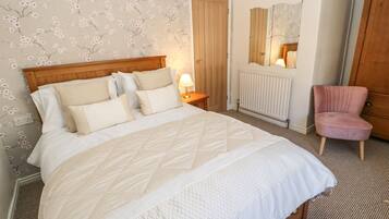 2 habitaciones, decoración personalizada y muebles diferentes