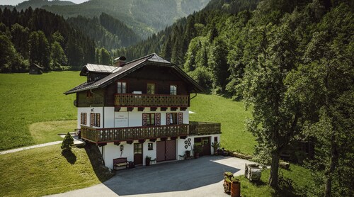 Chalet 'Hinterweiding Gut' mit Bergblick, Garten und WLAN