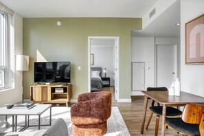 1 habitación, tabla de planchar con plancha, wifi y ropa de cama 