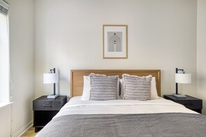 2 室のベッドルーム、アイロン / アイロン台、WiFi、ベッドシーツ