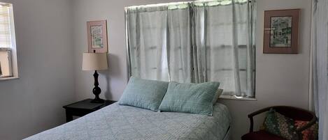 1 chambre, fer et planche à repasser, Wi-Fi, draps fournis