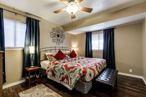 4 bedrooms, iron/ironing board, WiFi, bed sheets