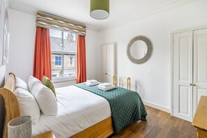 3 bedrooms, iron/ironing board, Internet