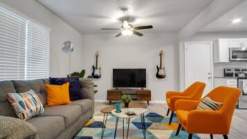 House, 4 Bedrooms | Living area | Smart TV, streaming services