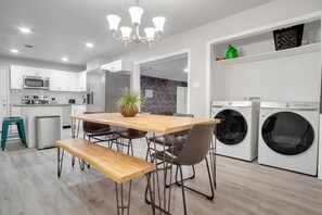 House, 4 Bedrooms | Private kitchen | Fridge, oven, coffee/tea maker, toaster - The Harmony Designer Home In Central Dfw 4 Bedroom Home by RedAwning (Haltom City)