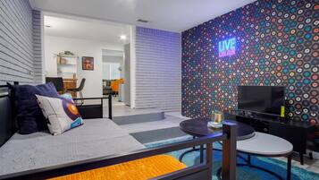 House, 4 Bedrooms | 4 bedrooms, iron/ironing board, cots/infant beds, free WiFi