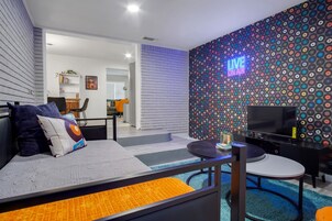 Casa, 4 habitaciones | 4 dormitorios y espacio para trabajar con un portátil