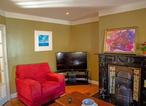 Fireplace - Dingle Town Holiday Home (Dingle)