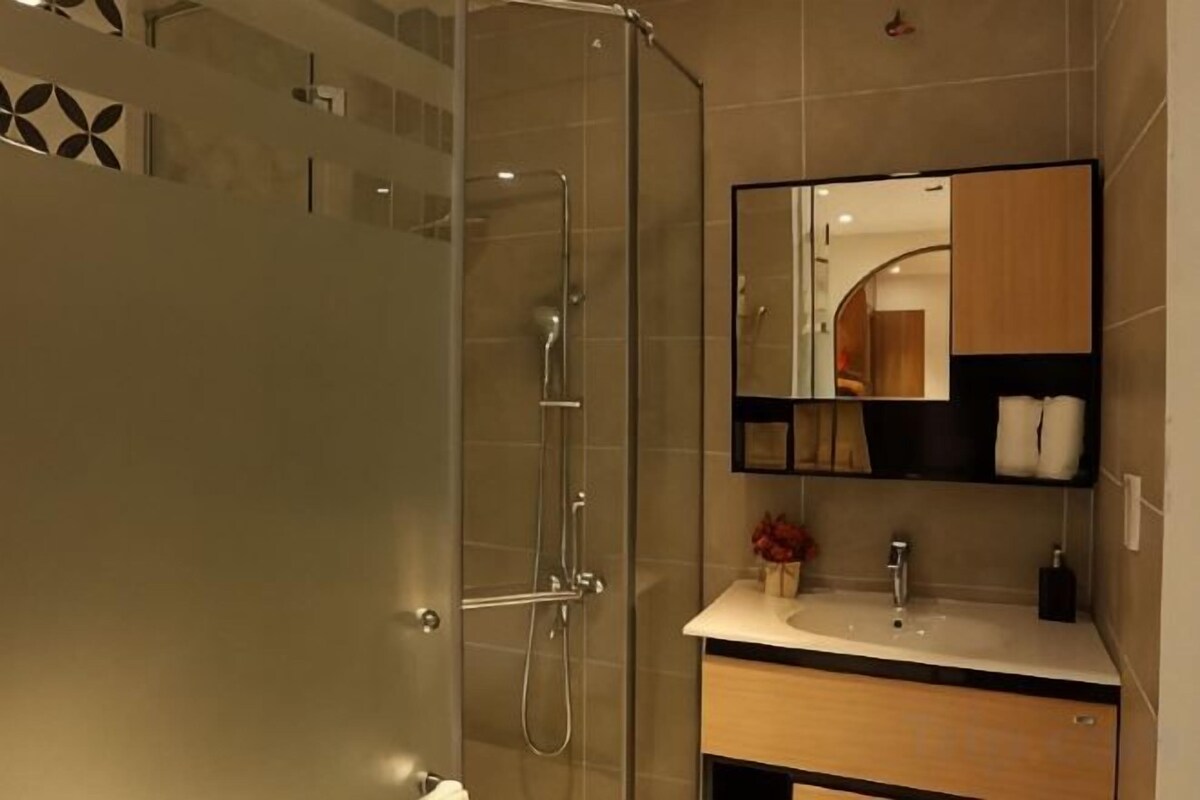 Bathroom | Shower, rainfall showerhead, free toiletries, hair dryer
