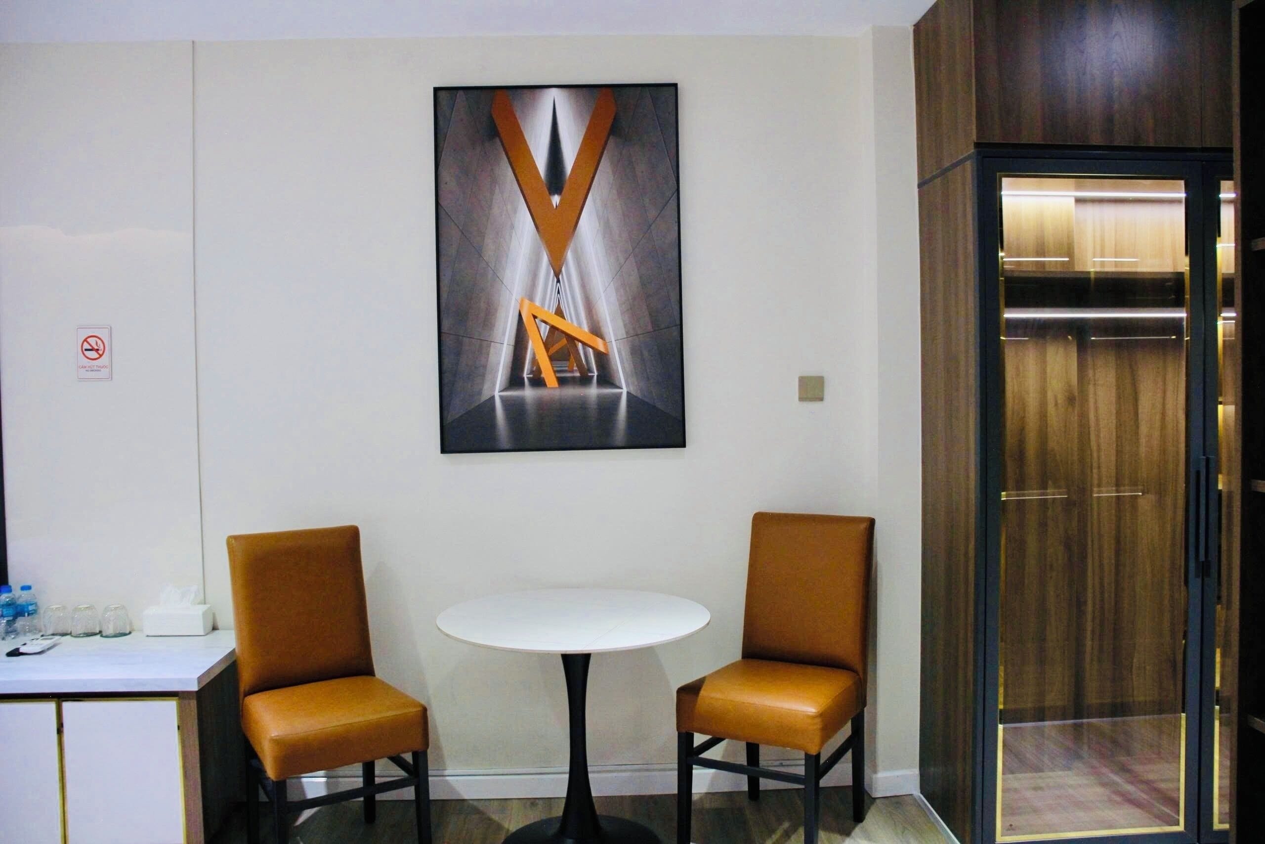 Superior Triple Room | Desk, blackout curtains, free WiFi, bed sheets