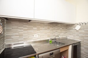 Kylskåp, ugn och diskmaskin