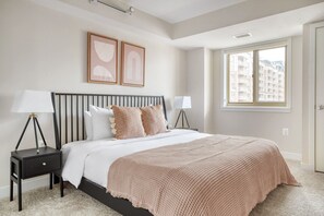1 habitación, tabla de planchar con plancha, wifi y ropa de cama