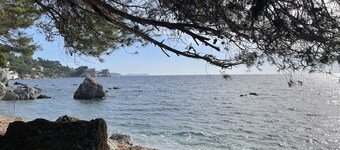 accommodation for 4 people 300m from the sandy beach of Brusc and the port
