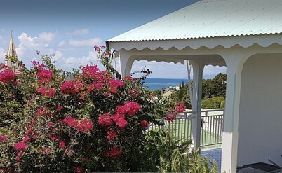 Bungalow 'SEAVIEW (5 minutes from the beach)