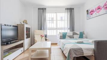 3 dormitorios, tabla de planchar con plancha, Internet y ropa de cama
