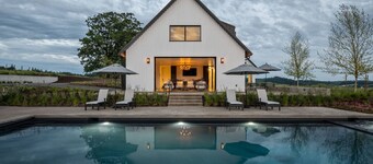 Heavenly Vineyard Experience, Phenomenal Views, Pool & Hot tub, Indoor / Outdoor Living on 80 Acres