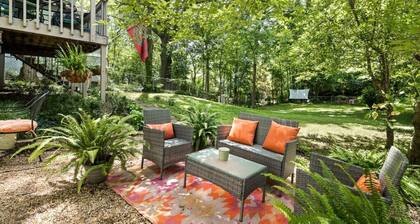 Dog Friendly Private Entrance Basement Apartment in Grant Park