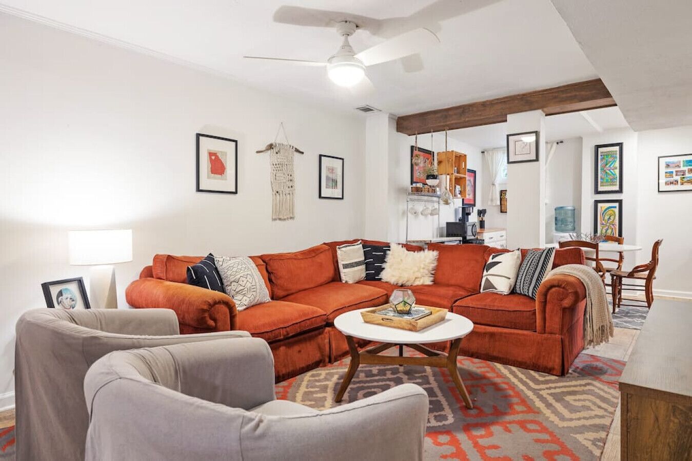 TV connectée, jeux vidéo, livres, médiathèque