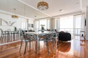 Dining - Stunning 3BR, 42nd Floor Skyhome - Breathtaking views!  (Surfers Paradise)