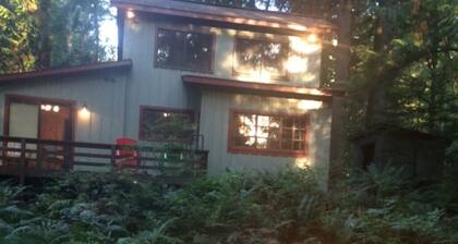 Lolo's Sandy Hut- Mt Hood Rec Area/Sandy River