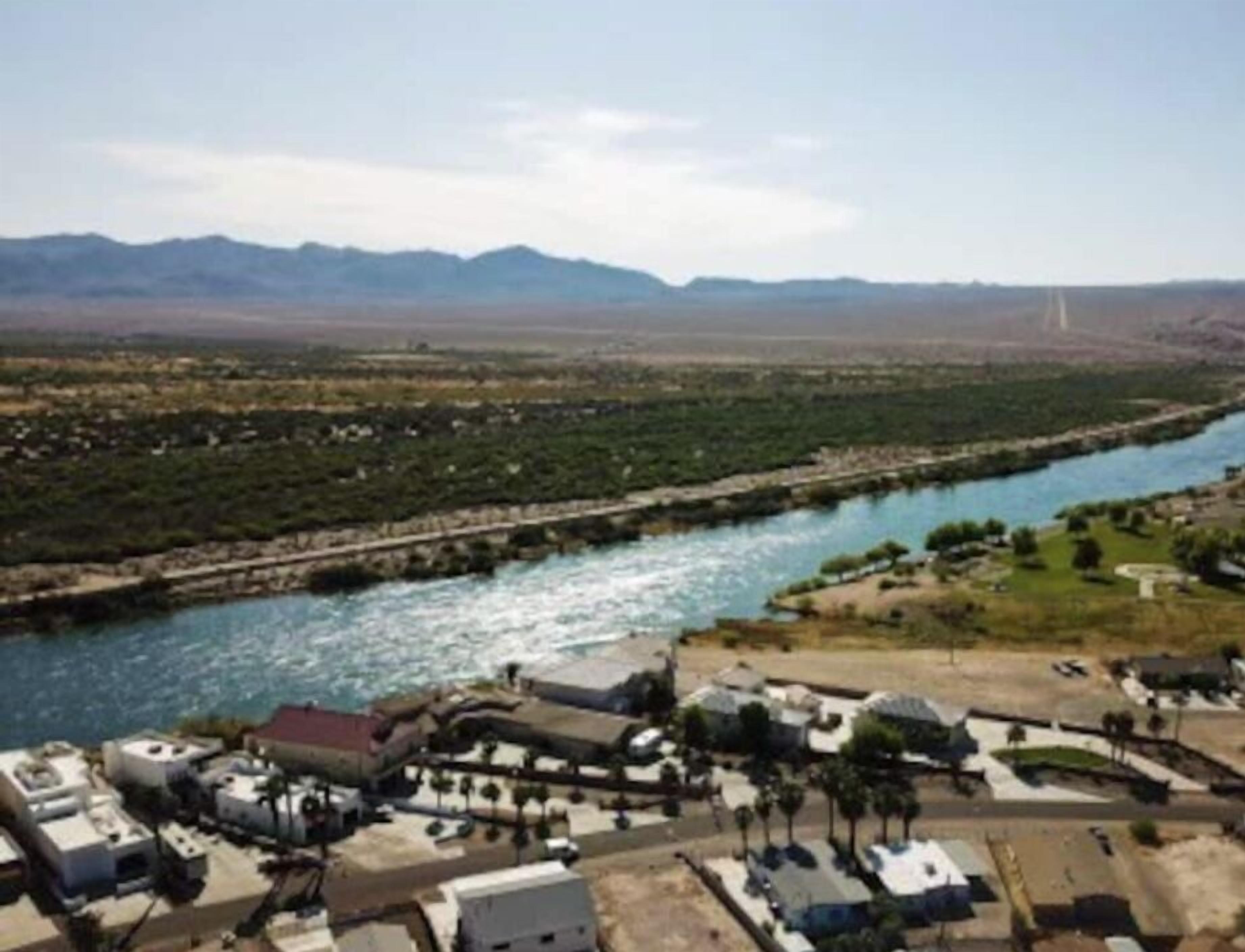 1 block from water! 4 bedrooms! Gatedparking@Paseo
