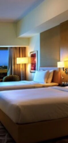 Beautiful Dubai Suites 1 & 2 bedroom. Jr Suite Sleeps 2. All Inclusive included