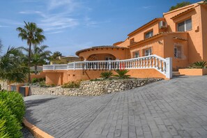 Exterior - Villa Leonika -new and modern -Moraira, Costa Blanca. (Moraira)