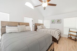 3 chambres, fer et planche à repasser, Wi-Fi gratuit, draps fournis
