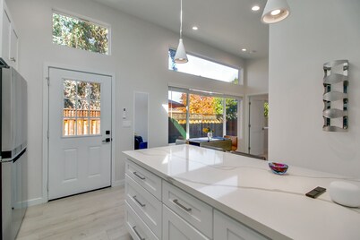 Light Filled Newly Built  Almaden Foothill ADU with Private yard and entrance