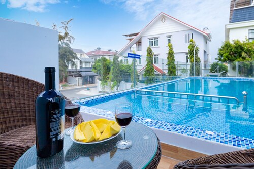 Villa Vihomes Phuong Nam