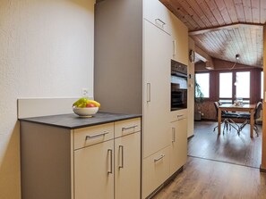 Interior - Brienz Sunset by Interhome (Brienz)