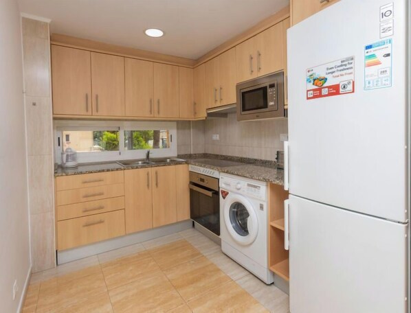 Frigorífic, microones, forn i torradora 