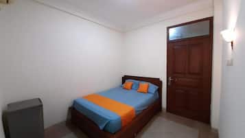 Quarto casal standard | Escrivaninha, Wi-Fi de cortesia, roupa de cama
