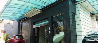 OYO 91327 Residence 38