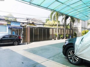 Exterior detail - OYO 91327 Residence 38 (Jakarta)