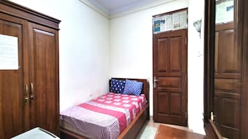 Quarto casal standard | Escrivaninha, Wi-Fi de cortesia, roupa de cama