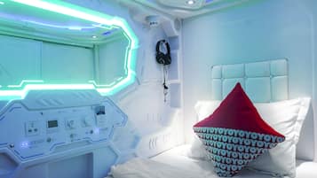 Kamar Single Standar | Meja kerja, Wi-Fi gratis, dan seprai linen