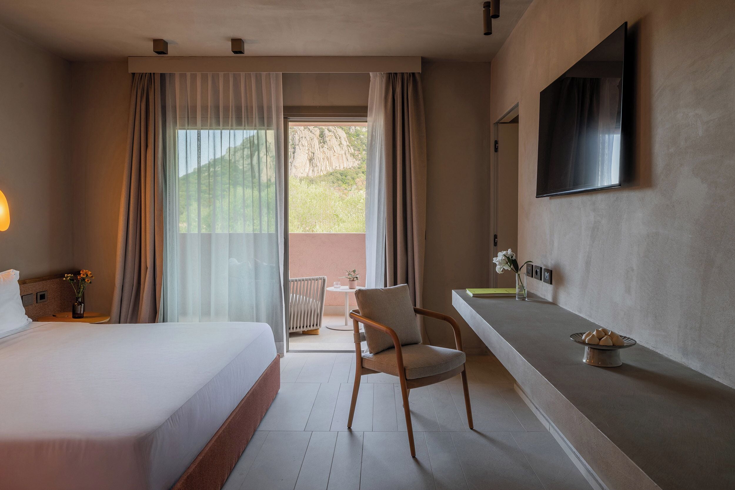 Kamar Quadruple Keluarga | Seprai premium, bantalan ekstra lembut, minibar, dan brankas