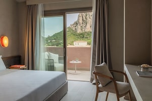 Premium bedding, minibar, in-room safe, individually furnished