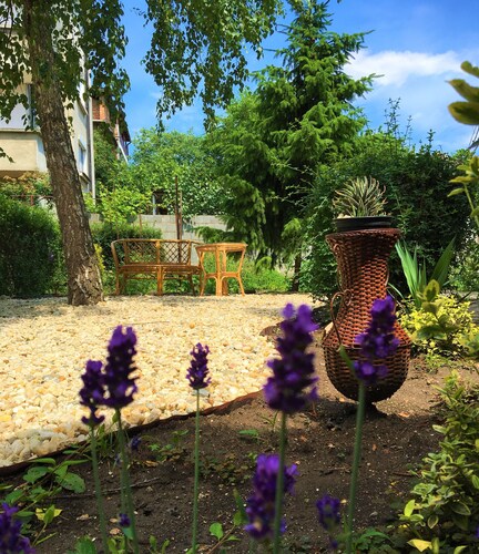 Summer retreat house with private garden - 10 min from the beach