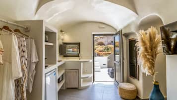 Suite – junior, spabadekar | 1 soverom, safe på rommet, lydisolert og wi-fi (inkludert)