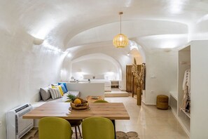 Executive Suite, Hot Tub - Afora Houses (Santorini)