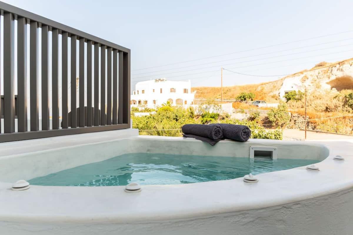1 bedroom, in-room safe, free WiFi, bed sheets