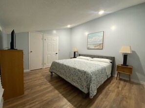 3 Schlafzimmer, Schreibtisch, Bügeleisen/Bügelbrett, WLAN