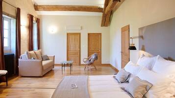 6 camere, culla da viaggio, Wi-Fi gratuito